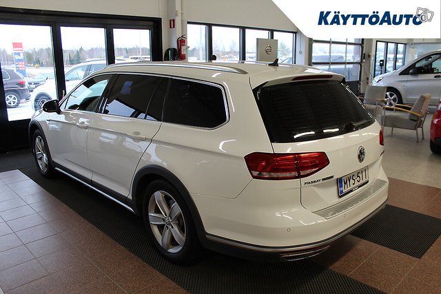 VOLKSWAGEN Passat 2