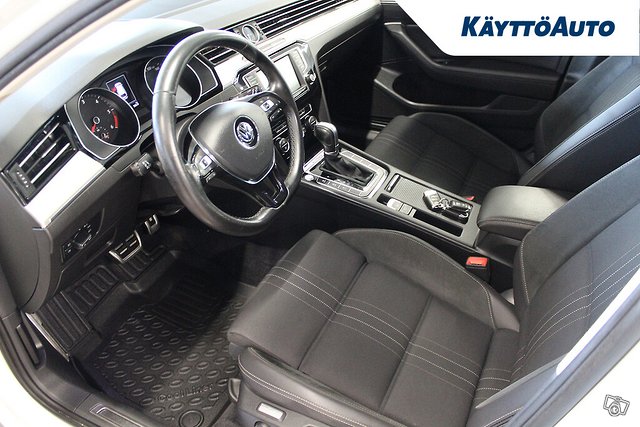 VOLKSWAGEN Passat 5