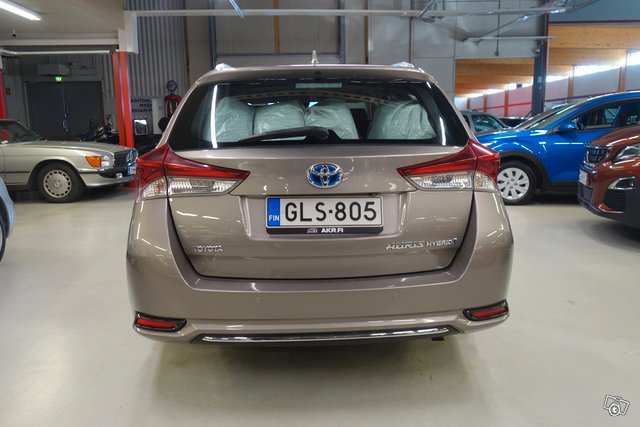 Toyota Auris 5