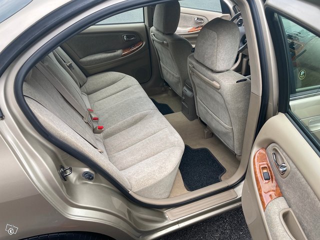 Nissan Maxima 10