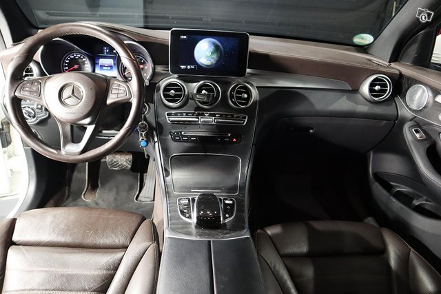 Mercedes-Benz GLC 13