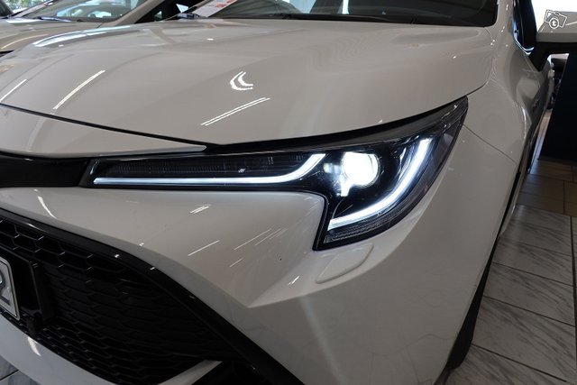 Toyota Corolla 16