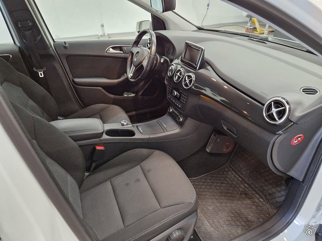 Mercedes-Benz B-sarja 13