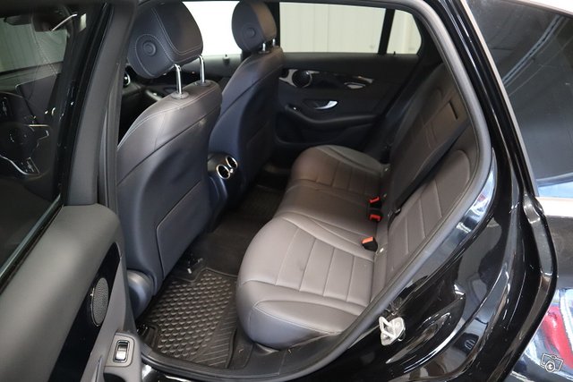 Mercedes-Benz GLC 13