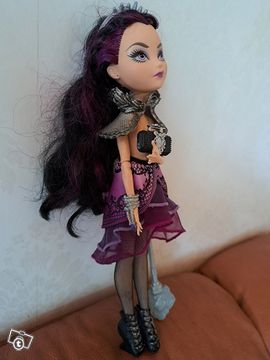 Poupée Ever after High Raven Queen - Vinted