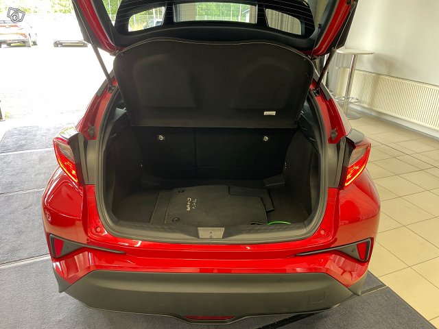 TOYOTA C-HR 17