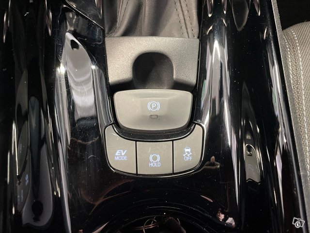 TOYOTA C-HR 25