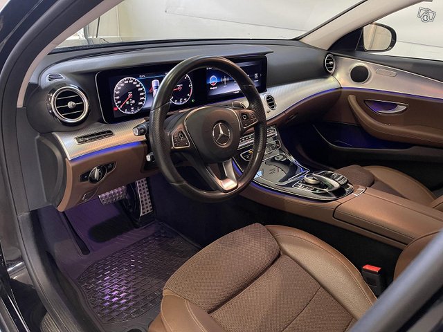Mercedes-Benz E 8