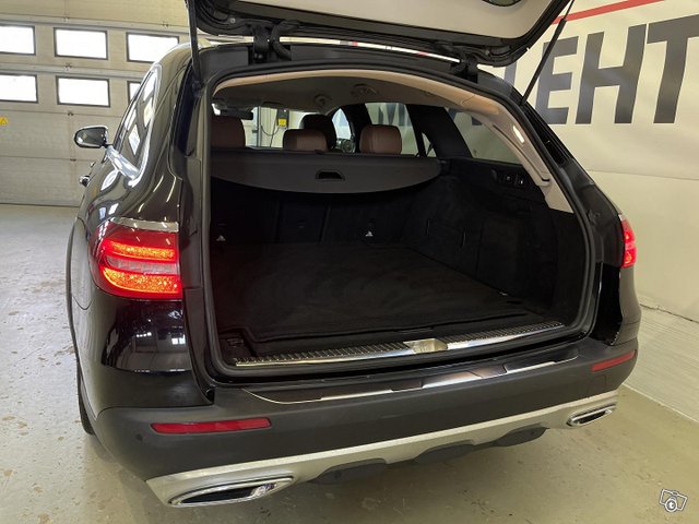 Mercedes-Benz E 12