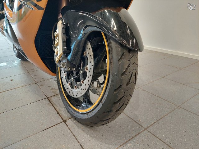 Suzuki GSX 17