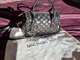 Michael Kors musta nahkainen bowling bag, Laukut ja hatut, Asusteet ja kellot, Oulu, Tori.fi Michael Kors musta nahkainen bowling bag, Laukut ja hatut, Asusteet ja kellot, Oulu, Tori.fi