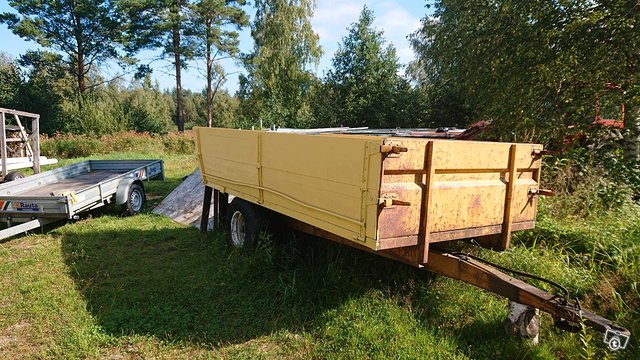 Traktorin peräkärry, kuva 1