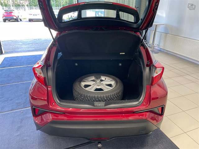 TOYOTA C-HR 15