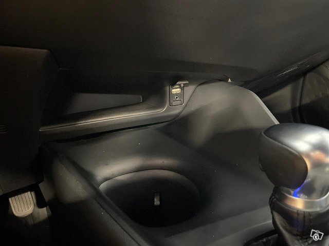 TOYOTA C-HR 21