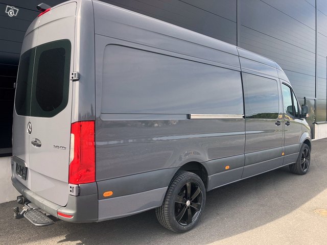Mercedes-Benz Sprinter 4
