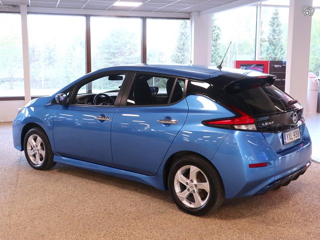 NISSAN Leaf 4
