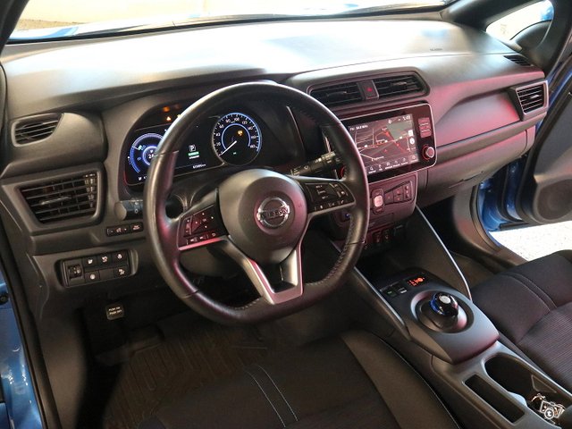 NISSAN Leaf 7