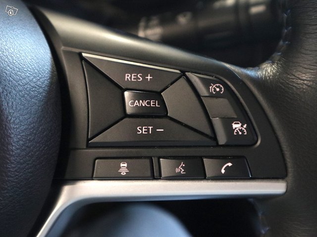 NISSAN Leaf 16