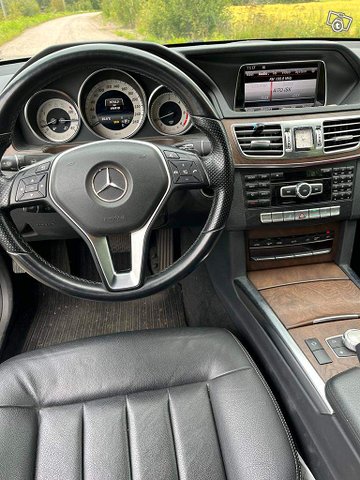 Mercedes-Benz E-sarja 4