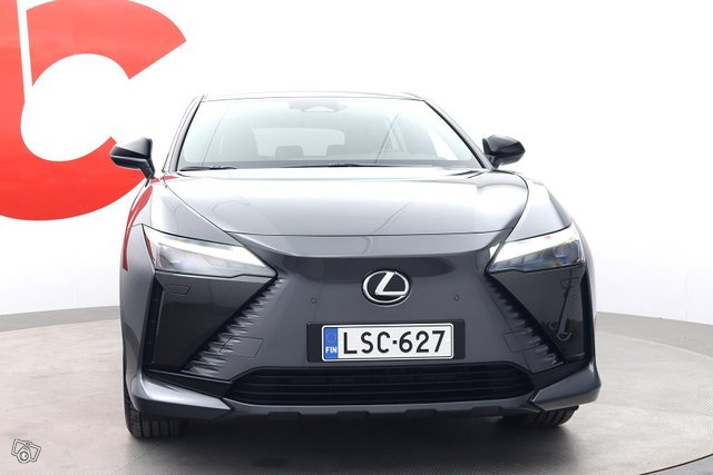 Lexus RZ 8