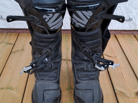 Motocrosskengät, Ajoasut, kengät ja kypärät, Mototarvikkeet ja varaosat, Heinola, Tori.fi Motocrosskengät, Ajoasut, kengät ja kypärät, Mototarvikkeet ja varaosat, Heinola, Tori.fi