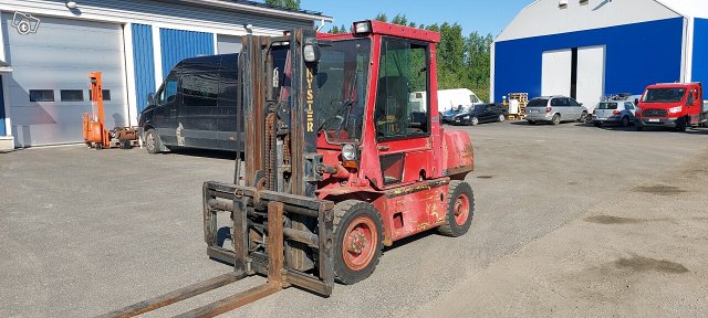 Hyster REKISTERISSÄ / VÄHILLÄ TUNNEILLA / SISÄLTÄÄ ALV 1