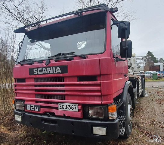 Scania 82 M Henkilönostin 4