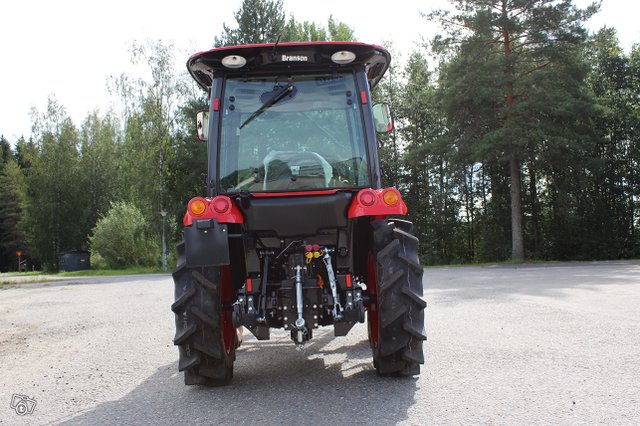 Branson F50Cn etukuormaimella, pakettitarjous 9