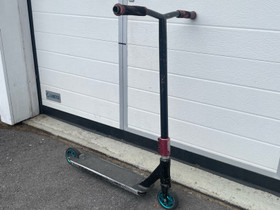 Custom scootti, Rullaluistelu ja skeittaus, Urheilu ja ulkoilu, Seinäjoki, Tori.fi Custom scootti, Rullaluistelu ja skeittaus, Urheilu ja ulkoilu, Seinäjoki, Tori.fi