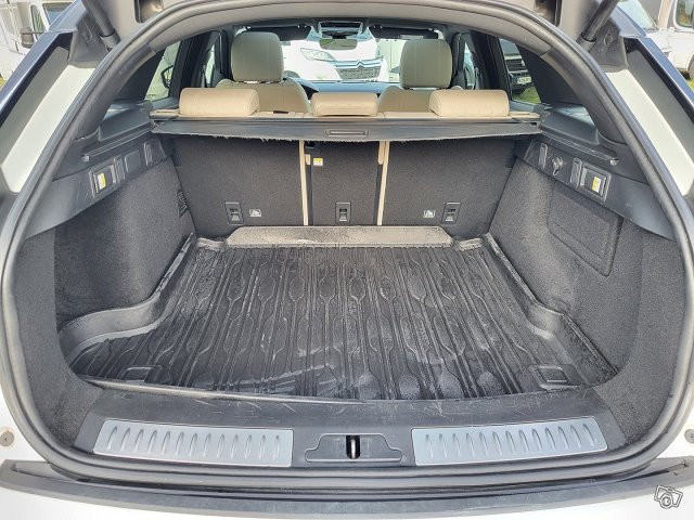 Land Rover Range Rover Velar 24