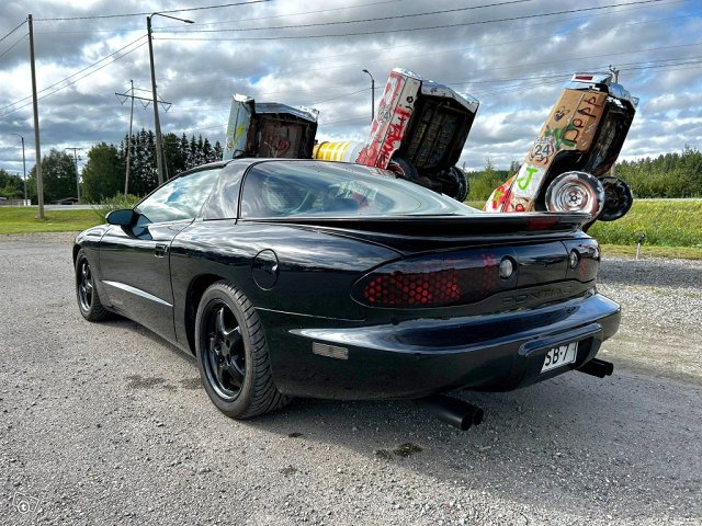 Pontiac Firebird 5