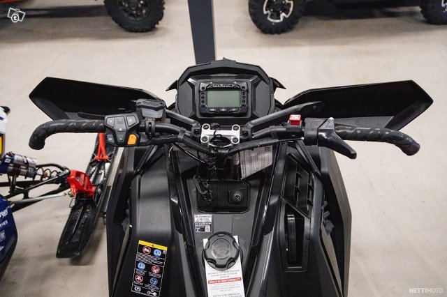 Polaris Indy 8