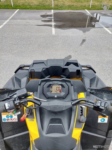 Can-Am Outlander 10