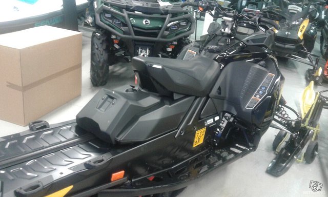 Ski-Doo Renegade 4