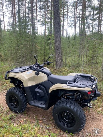 Can-Am Outlander 4