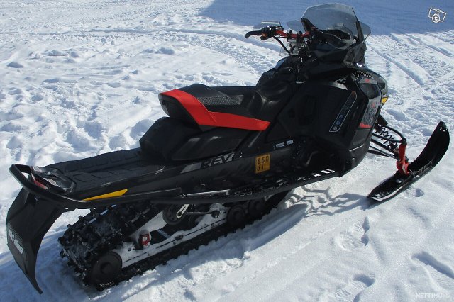 Ski-Doo Renegade 7