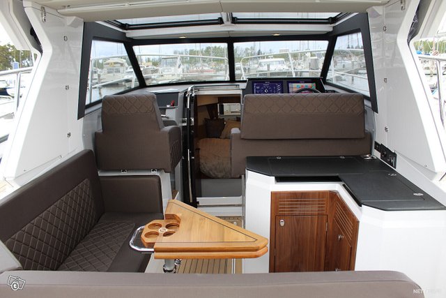 Aquador 250 HT 8