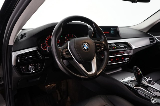 BMW 520 11