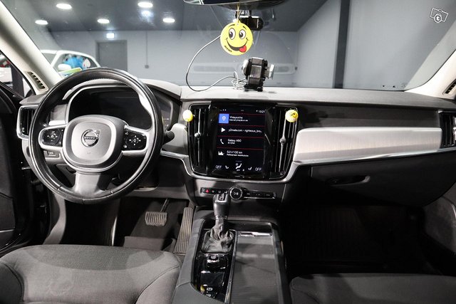 Volvo S90 11