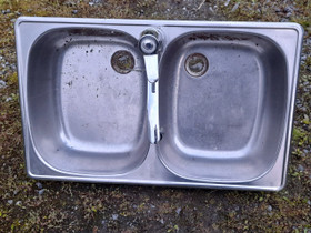 Teräsallas 74x45,5cm + oras keittiöhana, Keittiöt, Rakennustarvikkeet ja työkalut, Pori, Tori.fi Teräsallas 74x45,5cm + oras keittiöhana, Keittiöt, Rakennustarvikkeet ja työkalut, Pori, Tori.fi