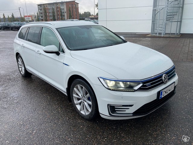 Volkswagen Passat 1