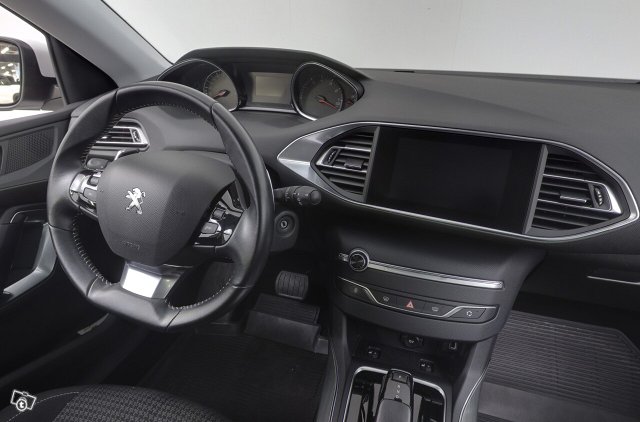 PEUGEOT 308 9