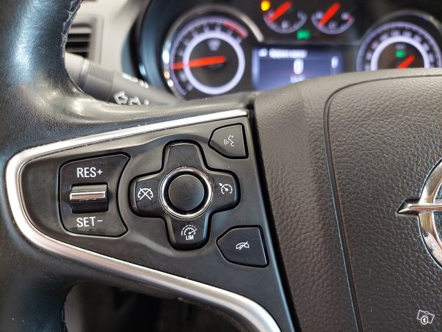 Opel Insignia 23