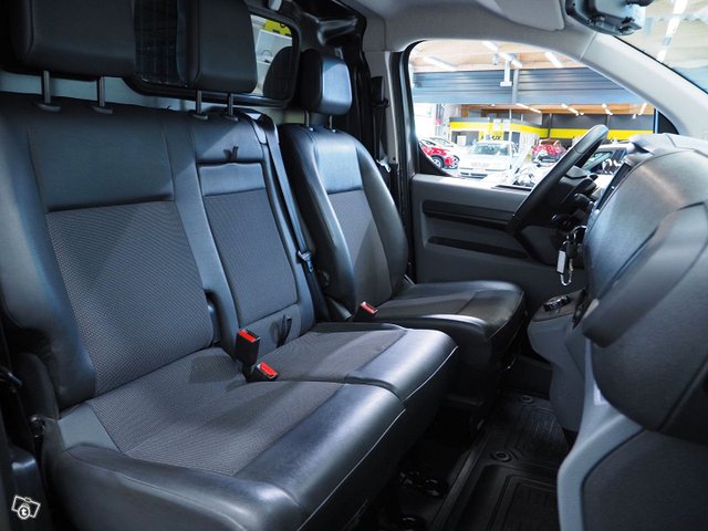 Toyota Proace 11