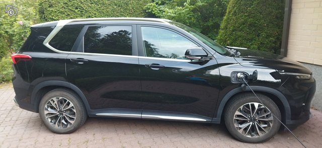 Maxus Euniq