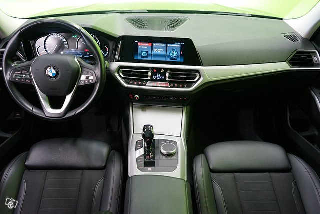 BMW 320 8
