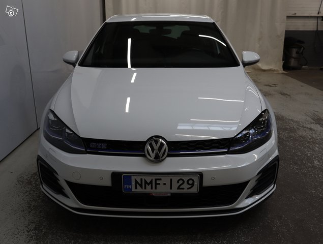 Volkswagen Golf 8
