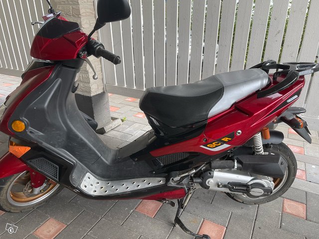 Helkama skootteri 50cc, kuva 1