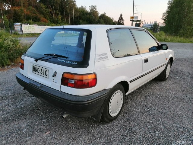 Toyota Corolla 2