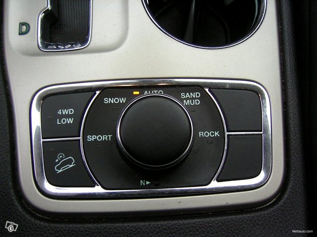 Jeep Grand Cherokee 9